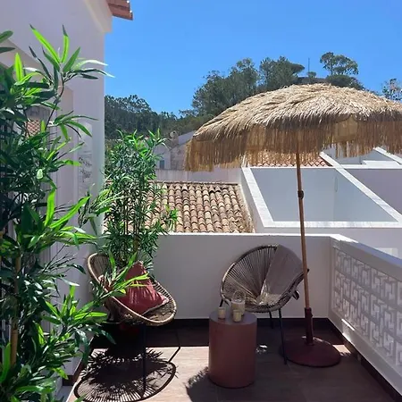 Guest house Stressfree Charm House *