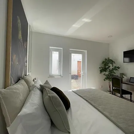 Guest house Stressfree Charm House *