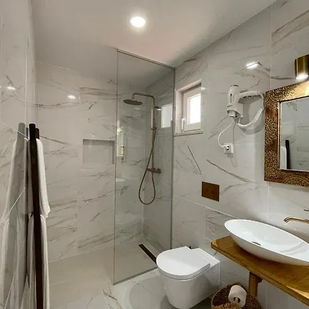 Stressfree Charm House Guest house